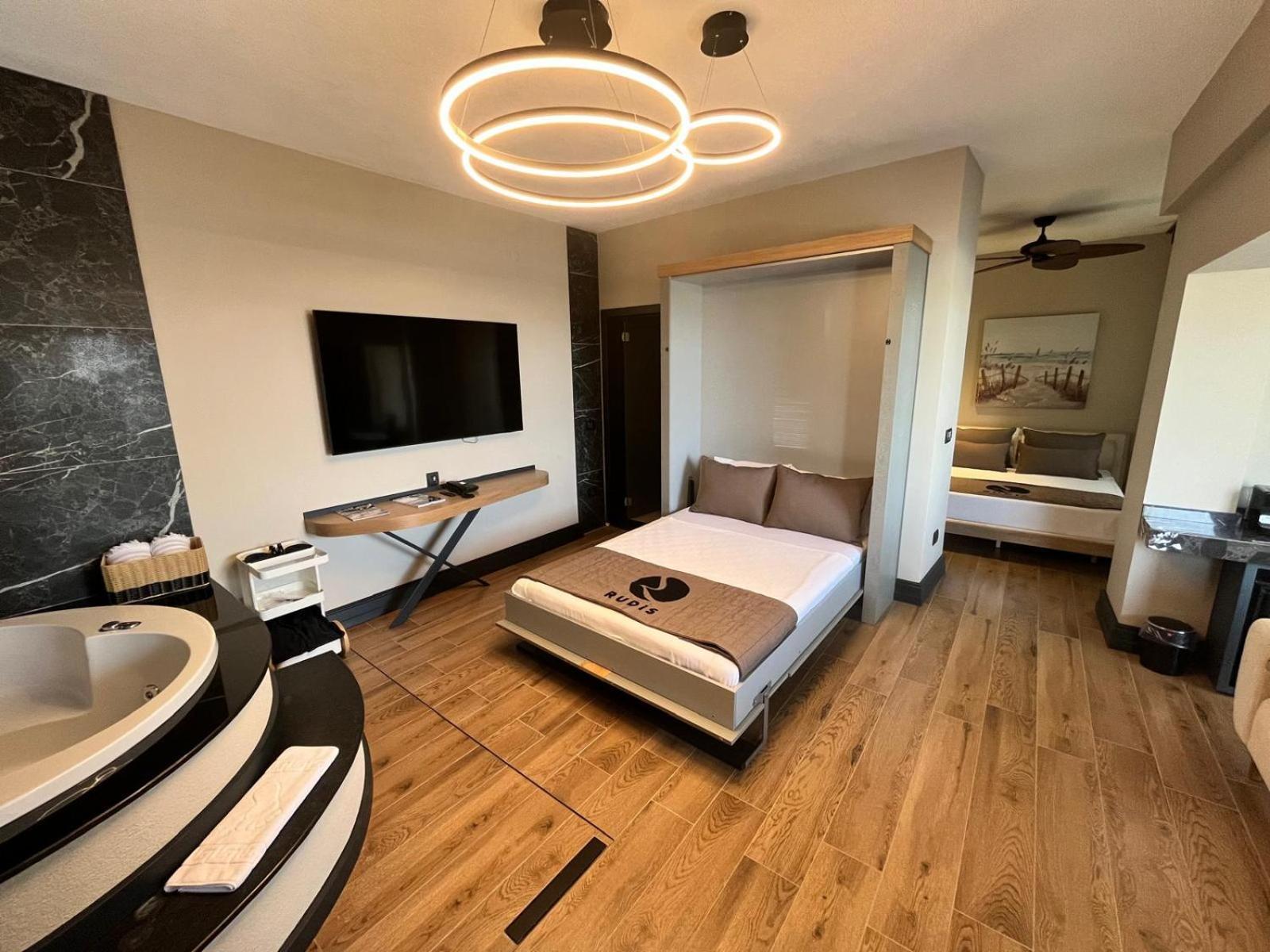 Rudis Hotel Narlidere Exterior photo